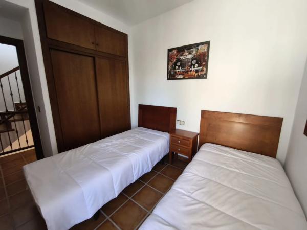 Chalet pareado en Av Antonio Pedrera Soler, 53