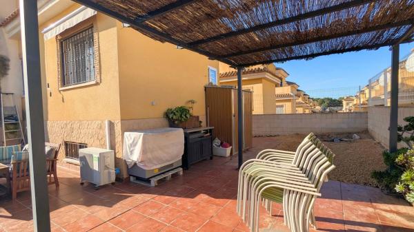 Casa independiente en calle Italia