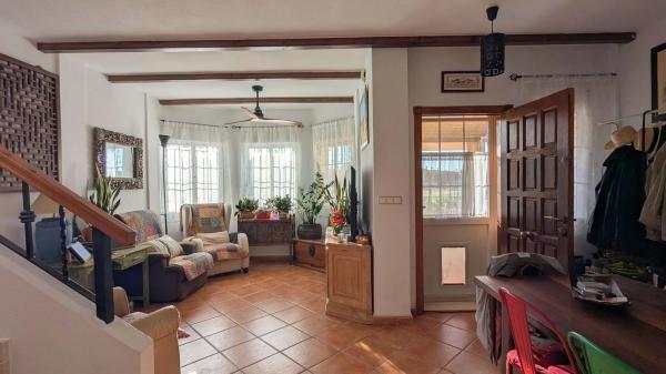 Casa independiente en calle Italia