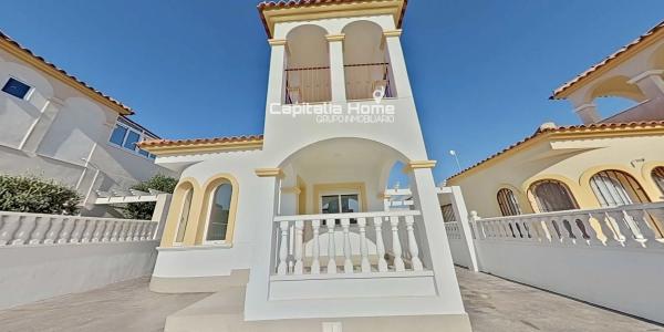 Casa independiente en calle Países Bajos