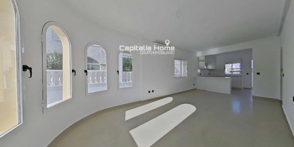 Casa independiente en calle Países Bajos