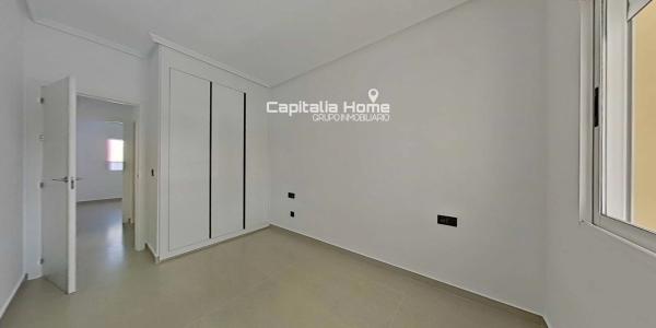 Casa independiente en calle Países Bajos