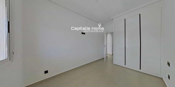 Casa independiente en calle Países Bajos