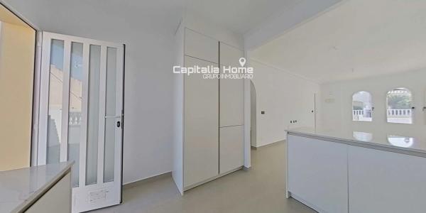 Casa independiente en calle Países Bajos