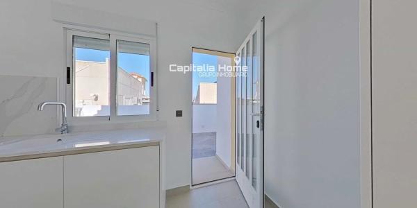 Casa independiente en calle Países Bajos