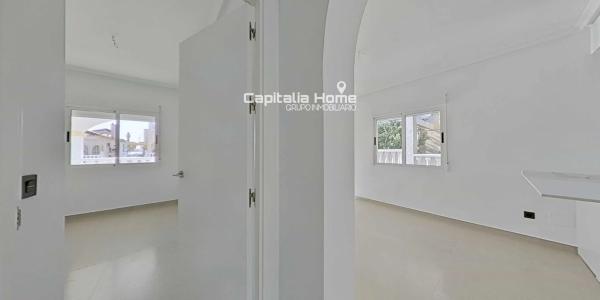 Casa independiente en calle Países Bajos