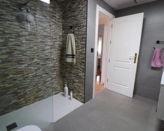 Casa independiente en via Azarbe Viñas s/n