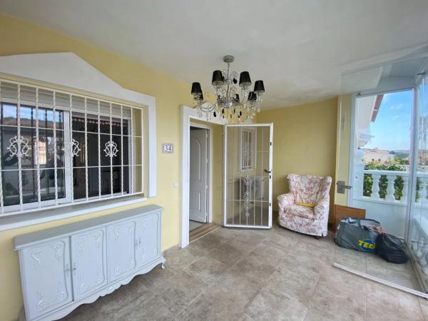 Chalet pareado en calle Marie Curie