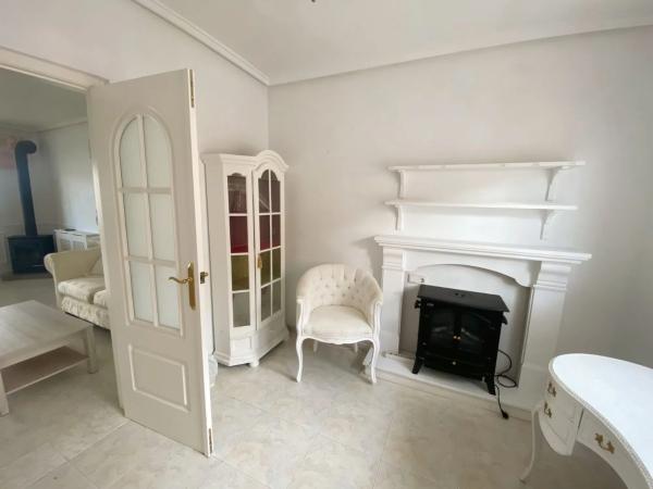 Chalet pareado en calle Marie Curie