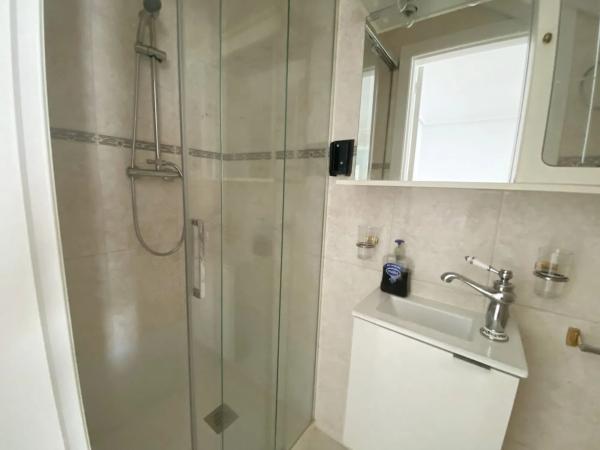 Chalet pareado en calle Marie Curie