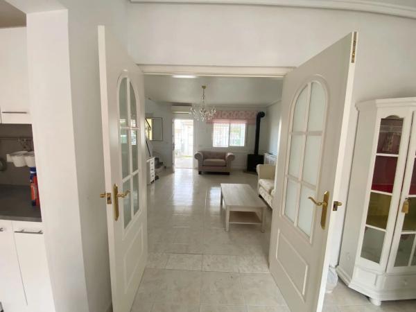 Chalet pareado en calle Marie Curie