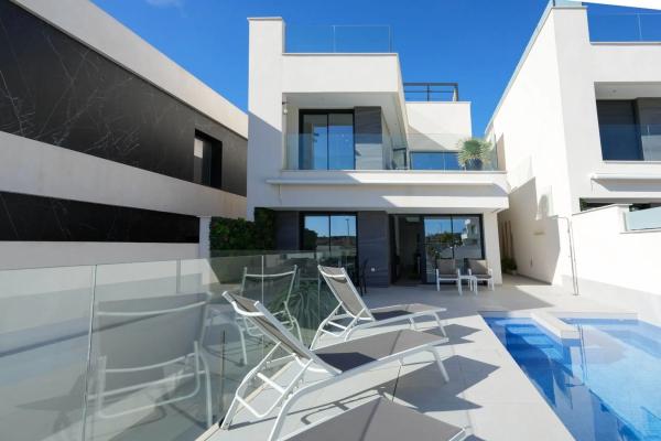 Casa independiente en calle Gabriel Garcia Marquez s/n