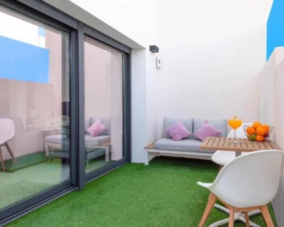 Casa independiente en calle Infanta Cristina, 38