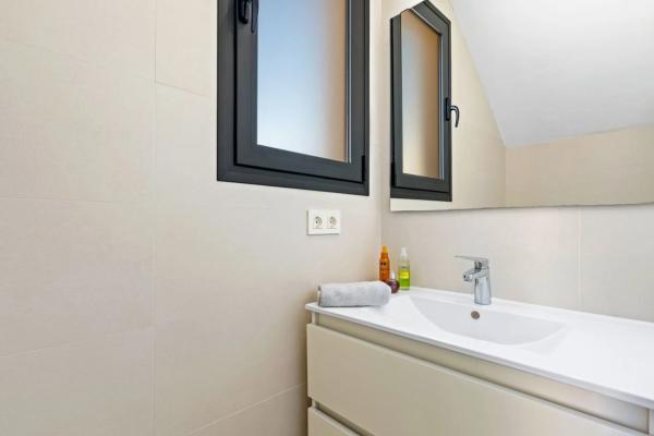 Casa independiente en calle Infanta Cristina, 38