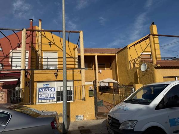 Chalet adosado en calle Miguel de Unamuno