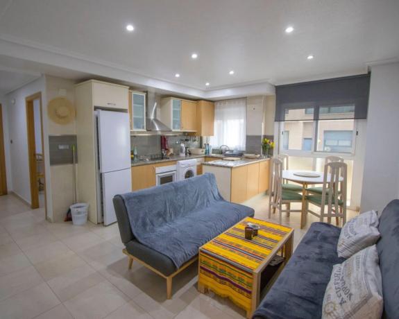 Piso en calle Alicante, 28