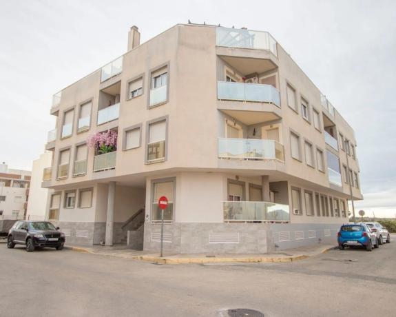 Piso en calle Alicante, 28