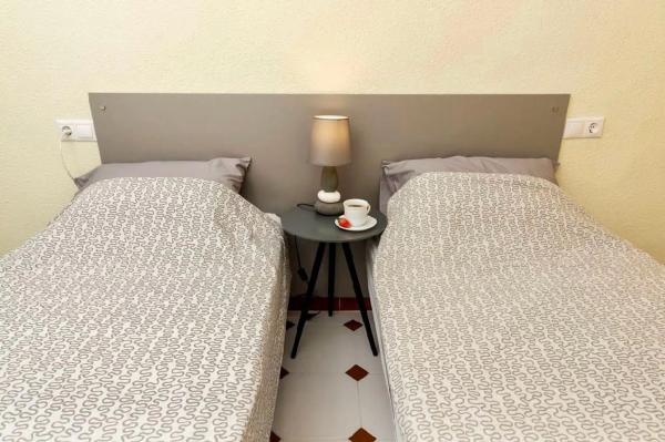 Piso en Charmig lägenhet bara ett stenkast från stranden s/n