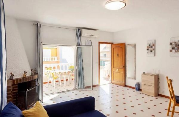 Piso en Charmig lägenhet bara ett stenkast från stranden s/n