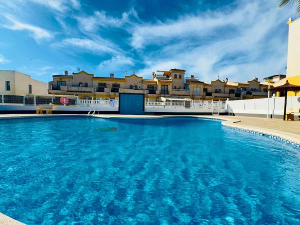 Chalet pareado en avenida l'Herba Bona