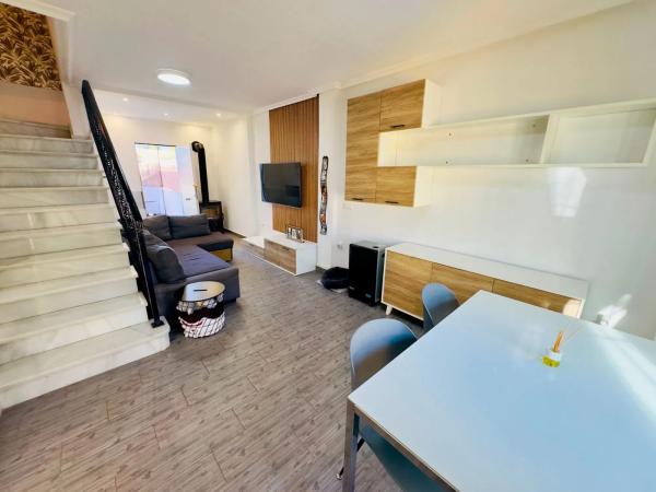 Chalet pareado en avenida l'Herba Bona