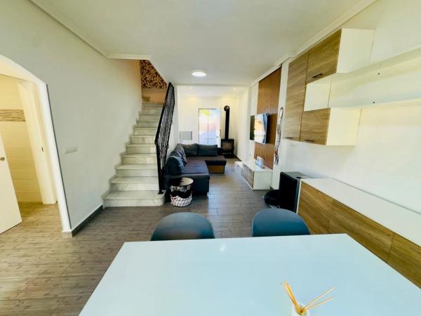 Chalet pareado en avenida l'Herba Bona