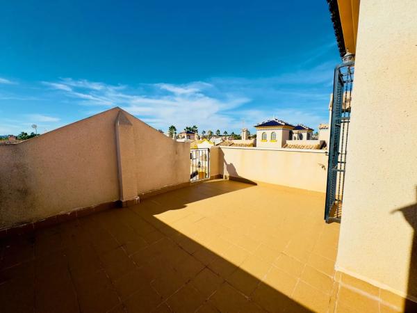 Chalet pareado en avenida l'Herba Bona