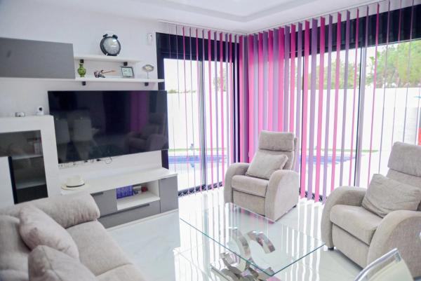 Chalet adosado en calle la Herrada