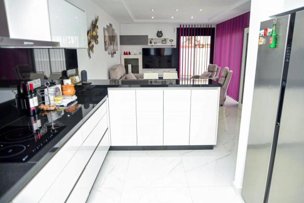 Chalet adosado en calle la Herrada