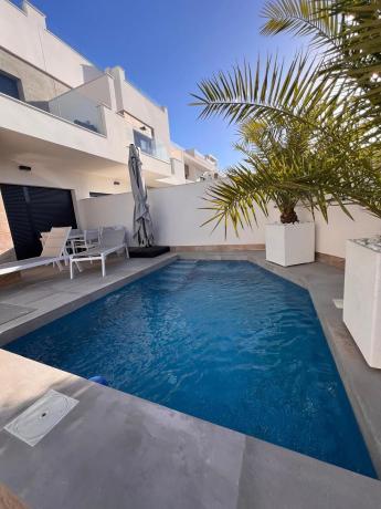 Chalet pareado en calle Los Miras, 6