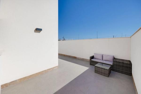 Chalet pareado en calle Los Miras, 6