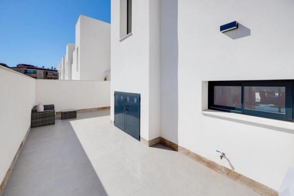 Chalet pareado en calle Los Miras, 6