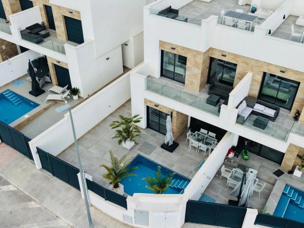 Chalet pareado en calle Los Miras, 6