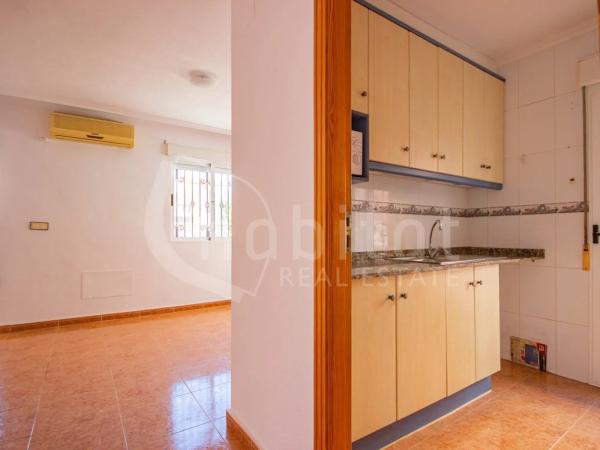 Chalet adosado en calle Amapola, 6