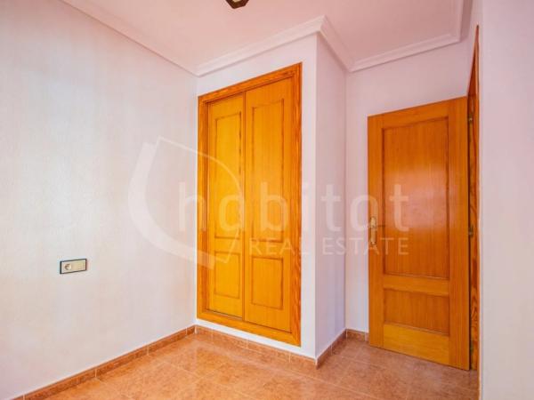 Chalet adosado en calle Amapola, 6