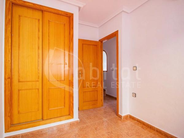 Chalet adosado en calle Amapola, 6