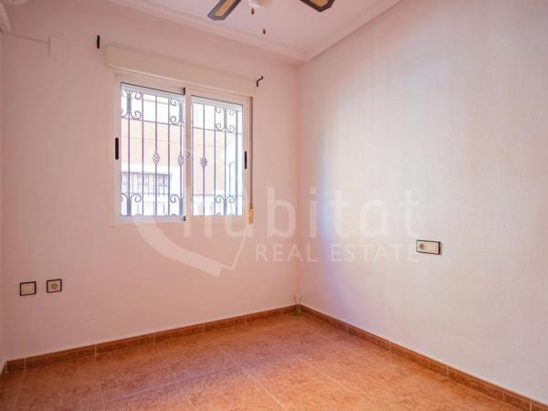 Chalet adosado en calle Amapola, 6