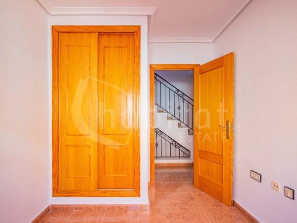 Chalet adosado en calle Amapola, 6