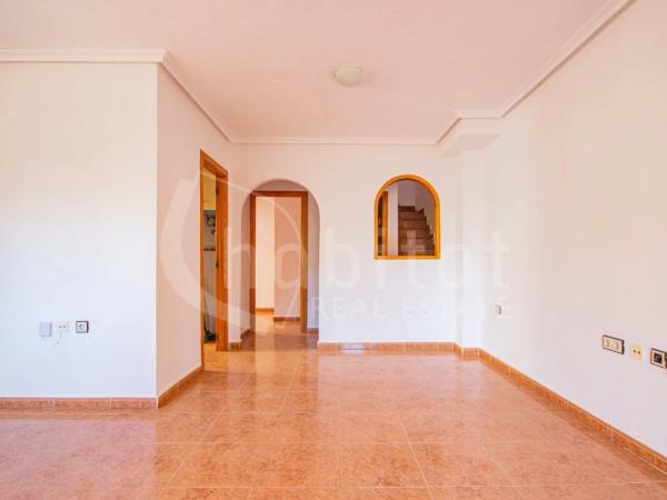 Chalet adosado en calle Amapola, 6