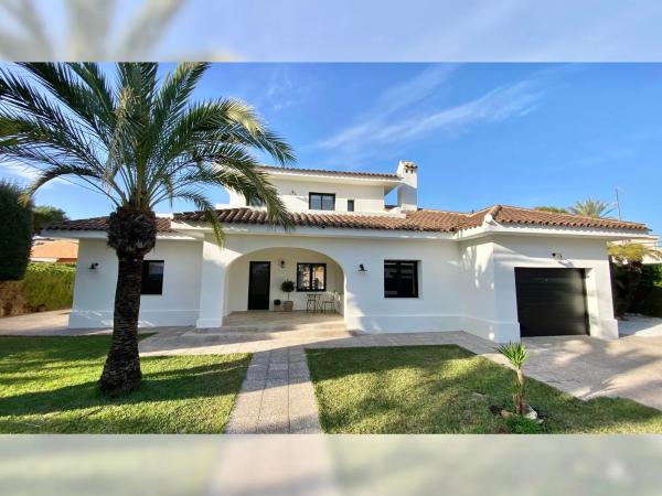 Casa independiente en calle de la Ensenada