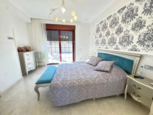 Chalet en calle Mediodia