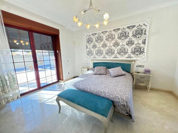 Chalet en calle Mediodia