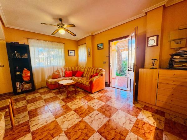 Chalet pareado en calle Cuarzo