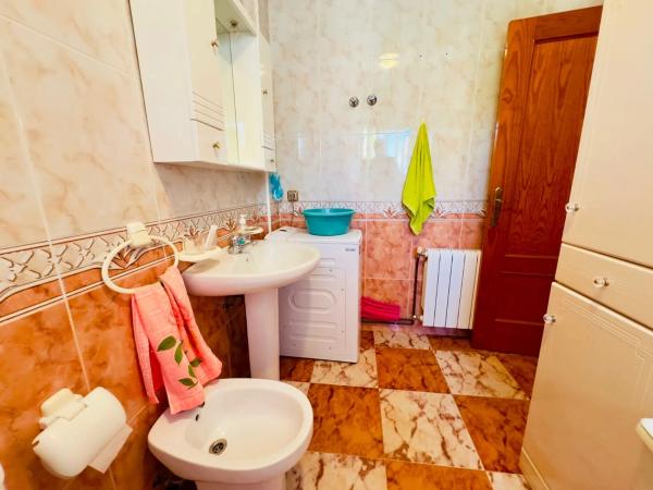 Chalet pareado en calle Cuarzo