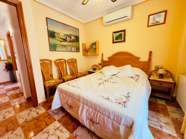 Chalet pareado en calle Cuarzo