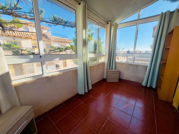 Chalet pareado en calle Cuarzo