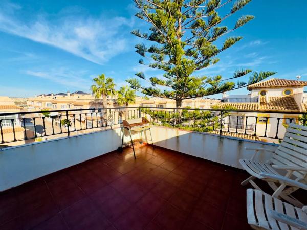 Chalet pareado en calle Cuarzo