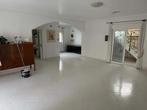 Casa independiente en calle Caliza