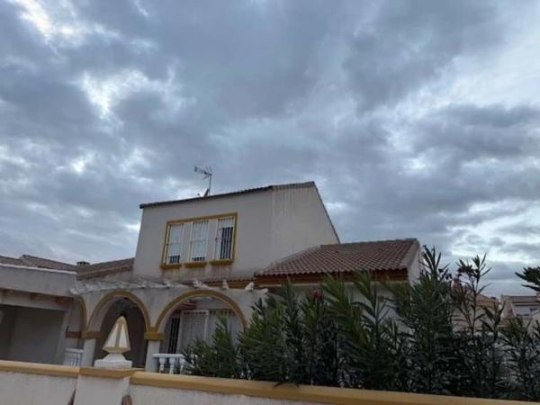 Casa independiente en calle Caliza