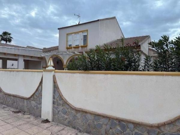 Casa independiente en calle Caliza